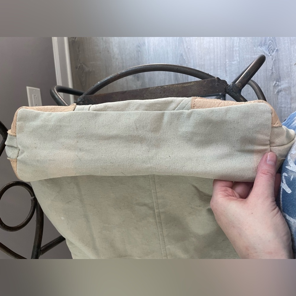 Vintage Addiction Canvas Peace Tote - Picture 7 of 11